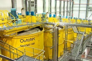 Flotation process to separate valuable minerals